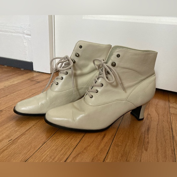 Victorian inspired ankle boots - Picture 1 of 5